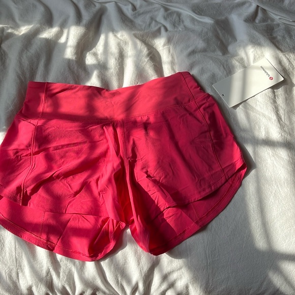 Lululemon 4.5inch mid rise speed up shorts in lipgloss - Picture 1 of 4